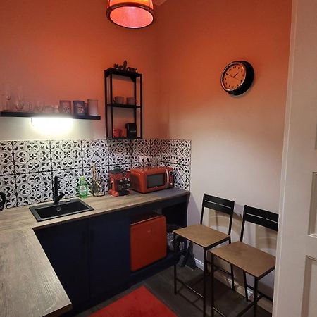 Glamour Apartman Дьюла Екстер'єр фото