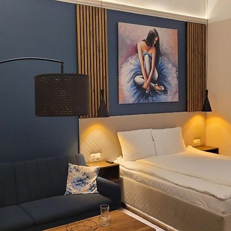 Glamour Apartman Дьюла Екстер'єр фото