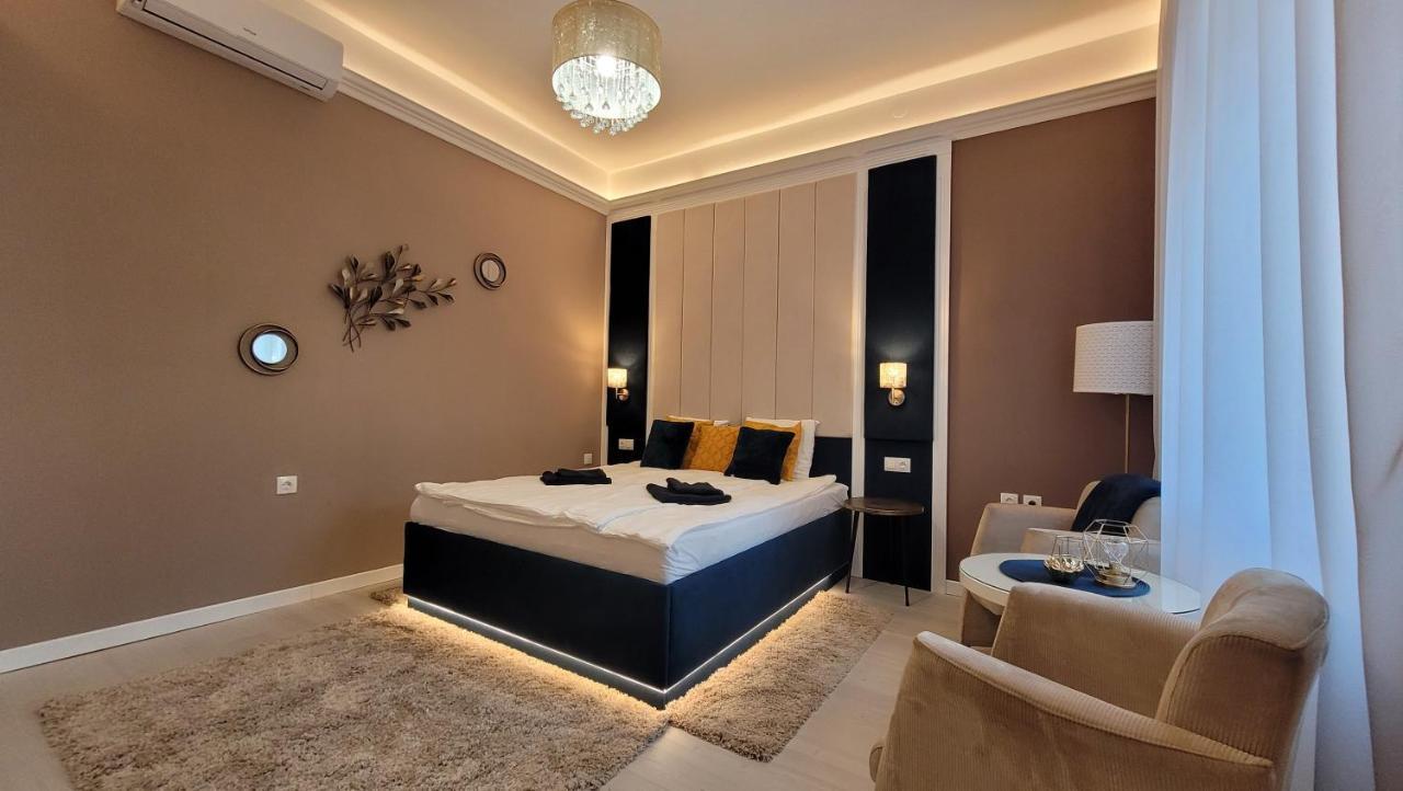 Glamour Apartman Дьюла Екстер'єр фото