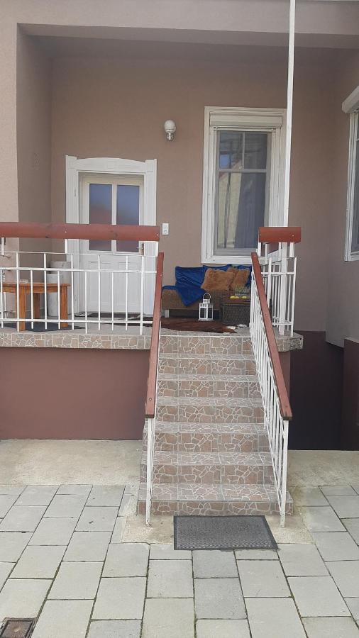 Glamour Apartman Дьюла Екстер'єр фото