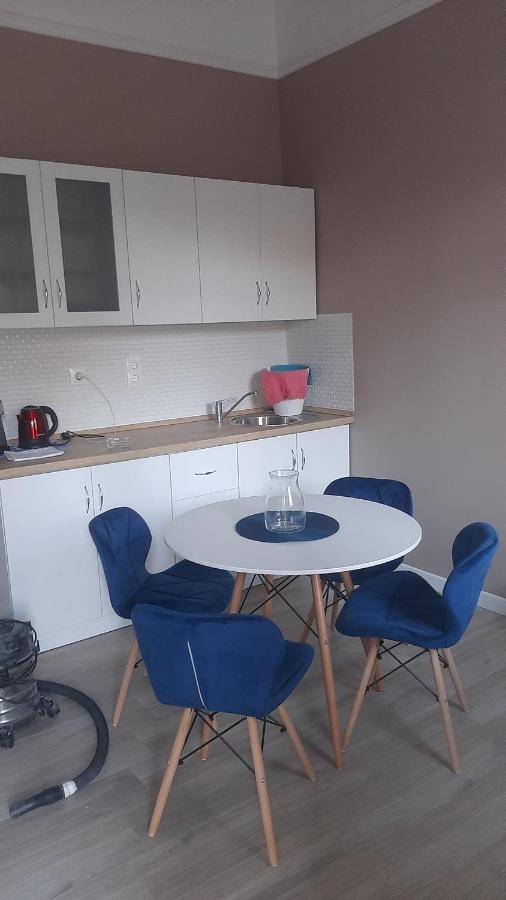Glamour Apartman Дьюла Екстер'єр фото
