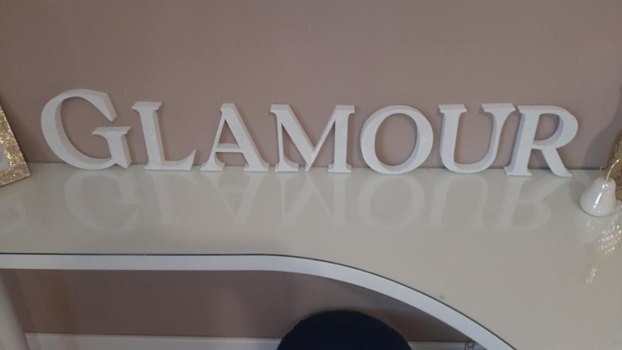 Glamour Apartman Дьюла Екстер'єр фото