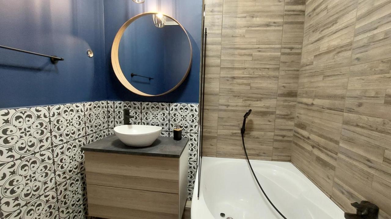 Glamour Apartman Дьюла Екстер'єр фото