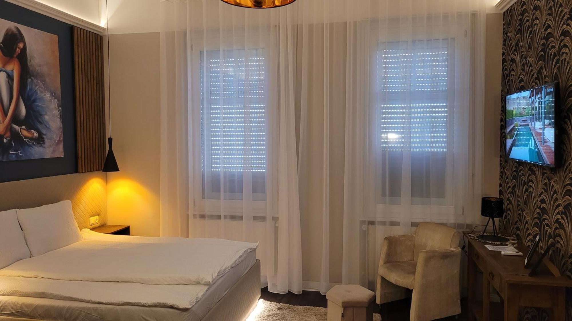 Glamour Apartman Дьюла Екстер'єр фото